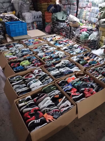 ランニング用の中古シューズ、レジャーカジュアルシューズを競争力のある価格で